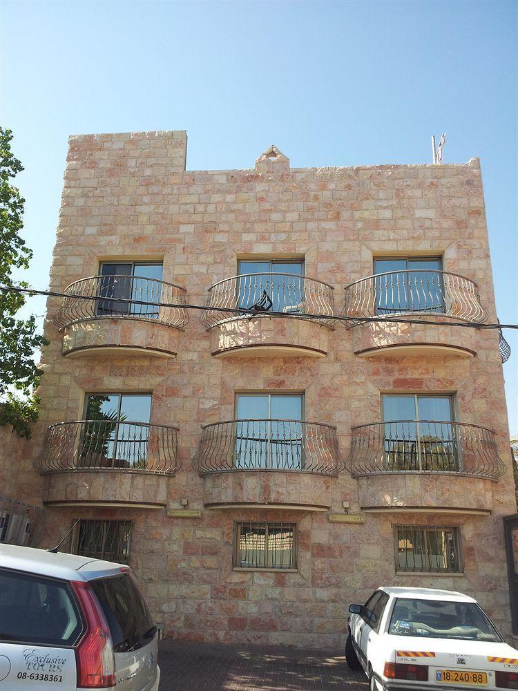 Faulty Towers Hotel Eilat Dış mekan fotoğraf