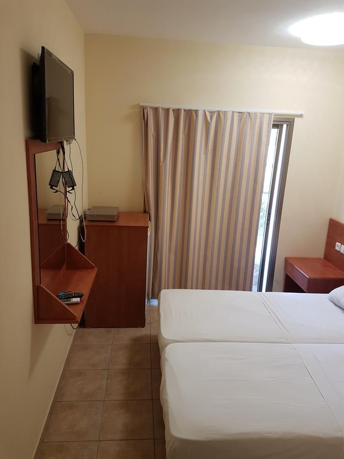 Faulty Towers Hotel Eilat Dış mekan fotoğraf